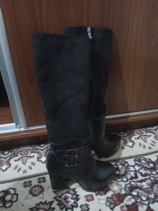 Qora yarim koʻja etik