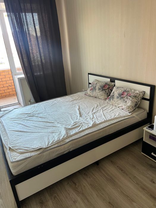 Продам спальный гарнитур
