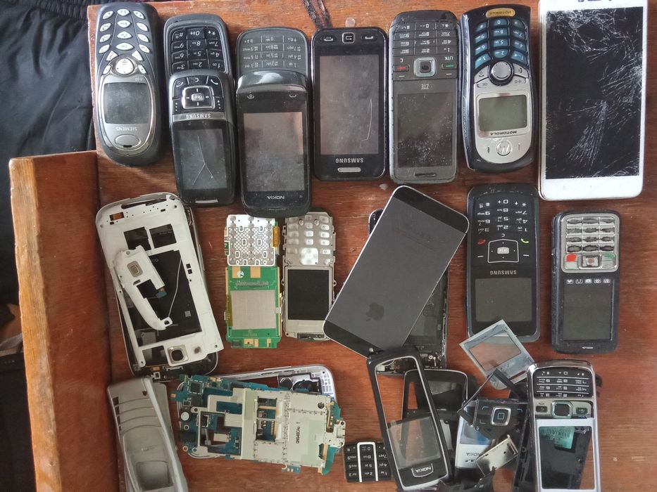 Сотовые телефоны