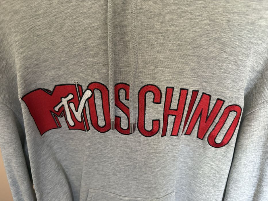 Суитчер Moschino and HM