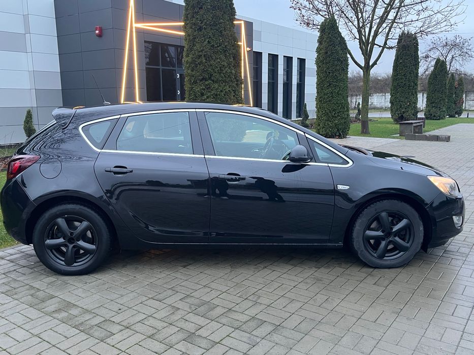 De vânzare Opel astra j