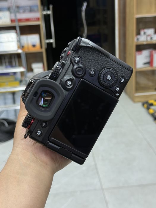 Panasonic Lumix S5 II 6K 24-105mm F4 OIS 6K 10bit лучше чем Sony A7 IV