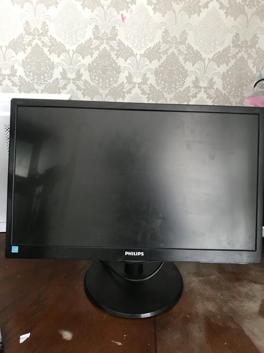 Хороший новый монитор 120герц