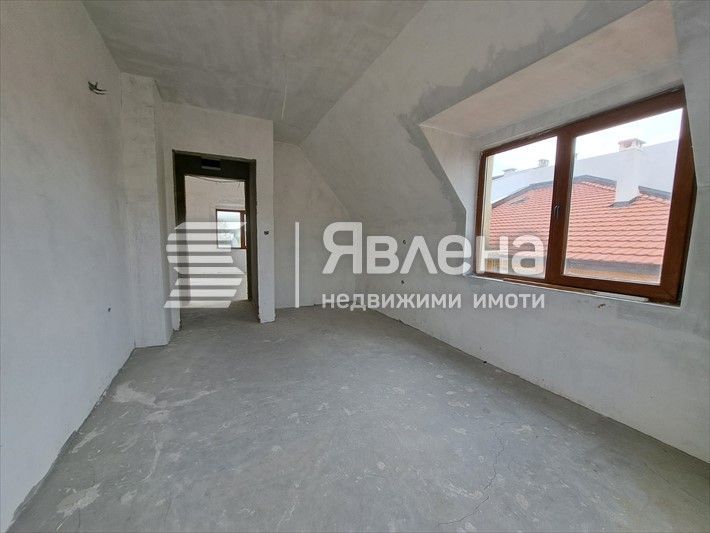 Тристаен апартамент в Несебър