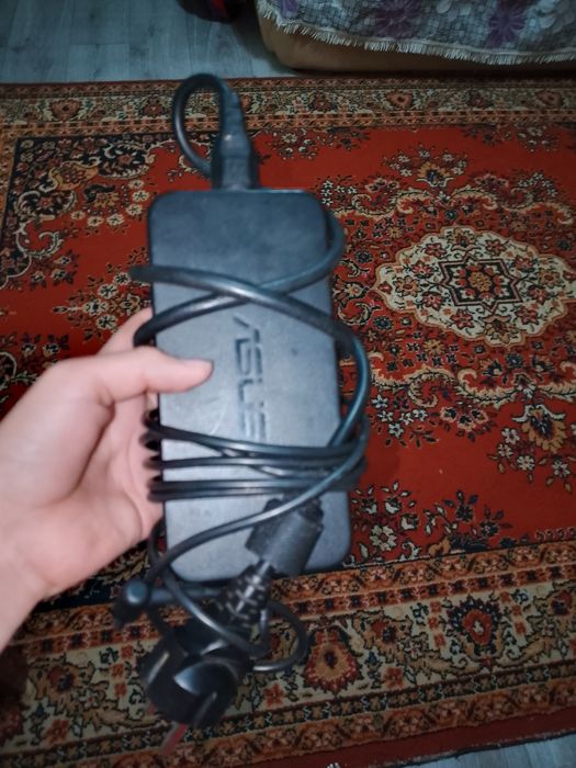 Продам ноутбук с минусами