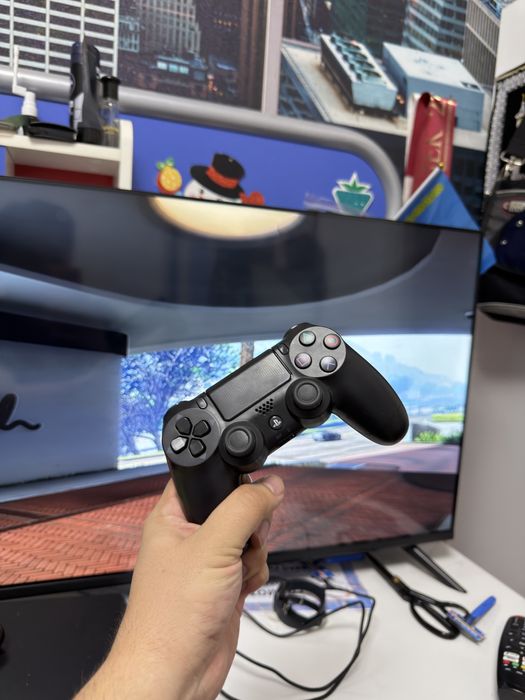 Продам Play station 4