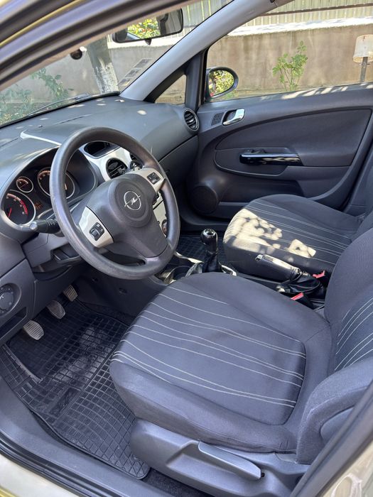 Opel Corsa D 1.2 benzină