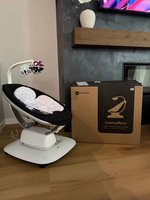 Електрическа бебешка люлка mamaRoo 5.0, черна