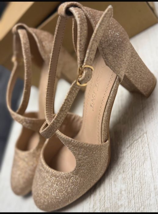 Pantofi elegantii cu toc