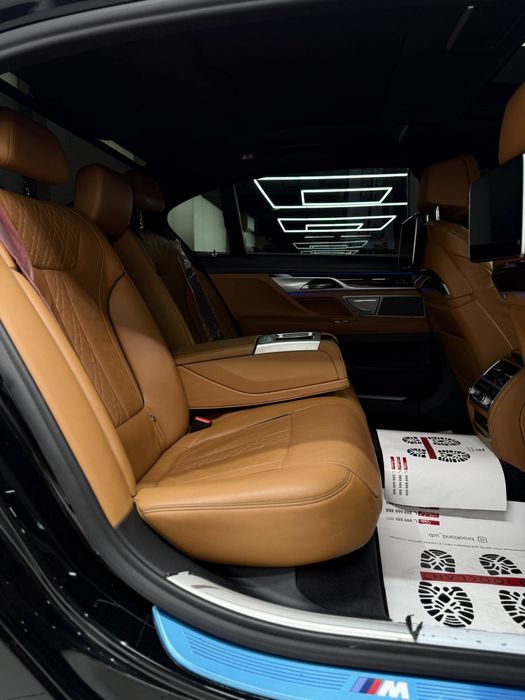 BMW 730i xDrive 2021