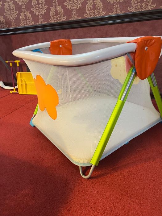 Манеж в отличном состояний