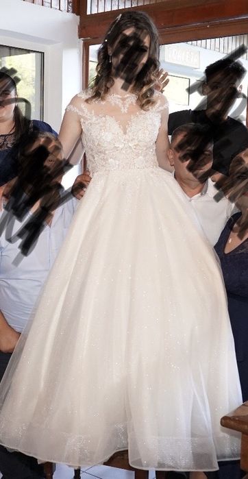 Vând rochie de mireasa A-line+voal+crinolina