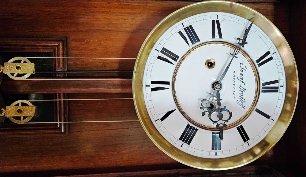 Ceas de perete cu pendul si 2 greutati Kronstadt