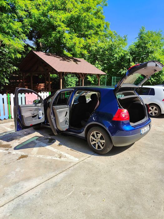 Volkswagen Golf (2009) | Impecabila Tehnic, Stare Vizuala Excelenta | 1.9 TDI (105 CP) - Cutie 6 Viteze Manuala