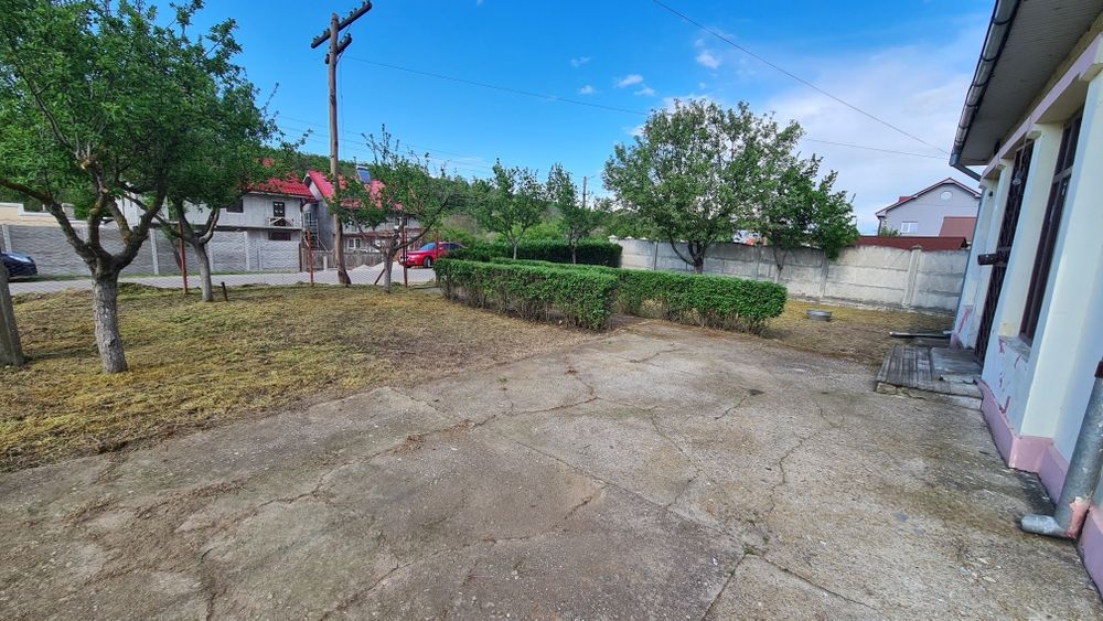 Vând spațiu magazin