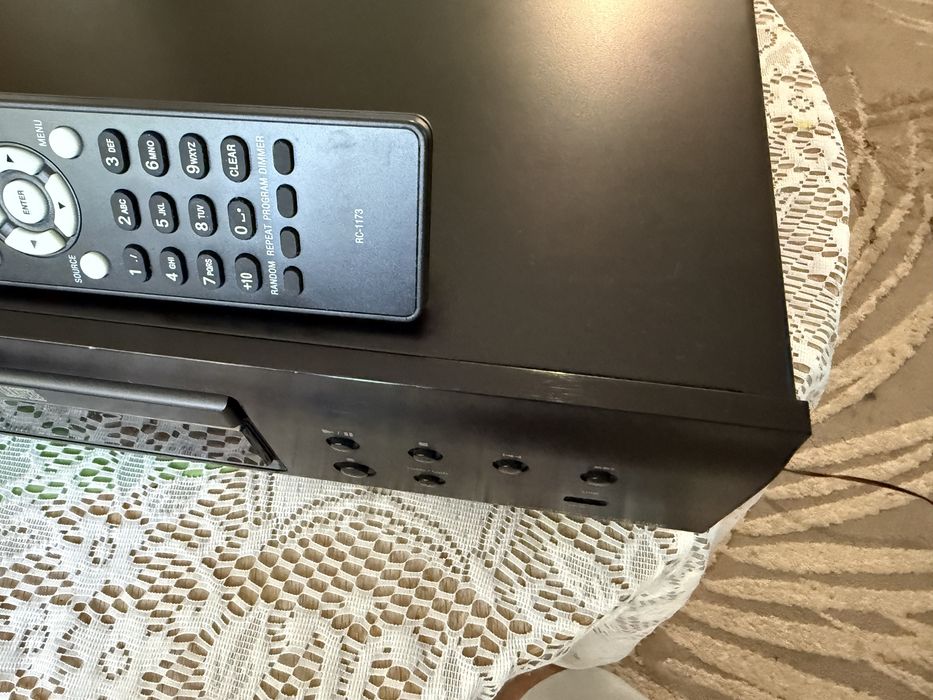 Denon DCD-710AE Качествен плеър