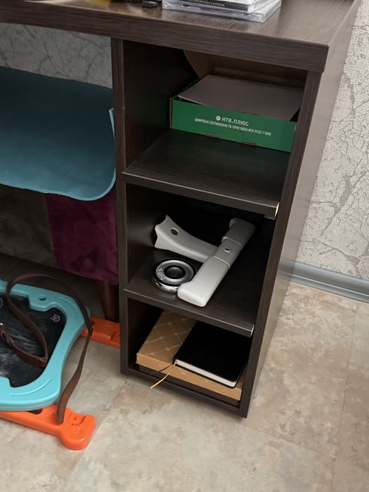 Угловой письменный стол