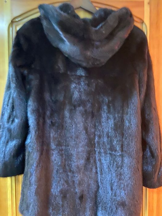 Продам норковую шубу