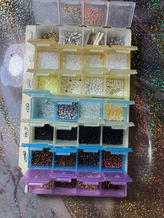 Бисер с контейнерами