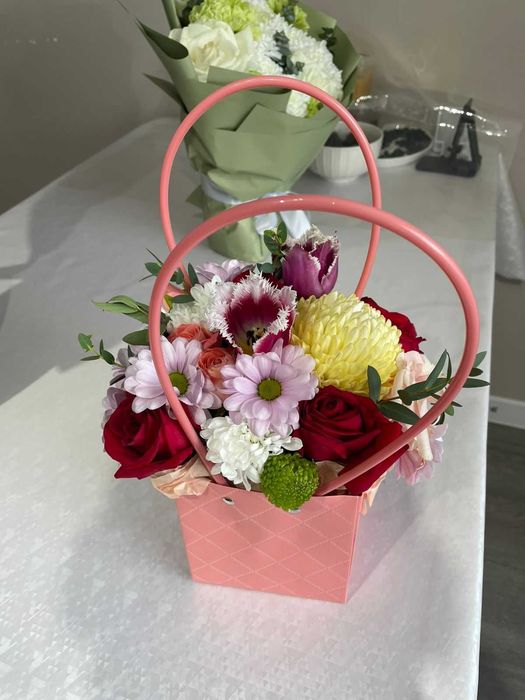 Букеты цветов...