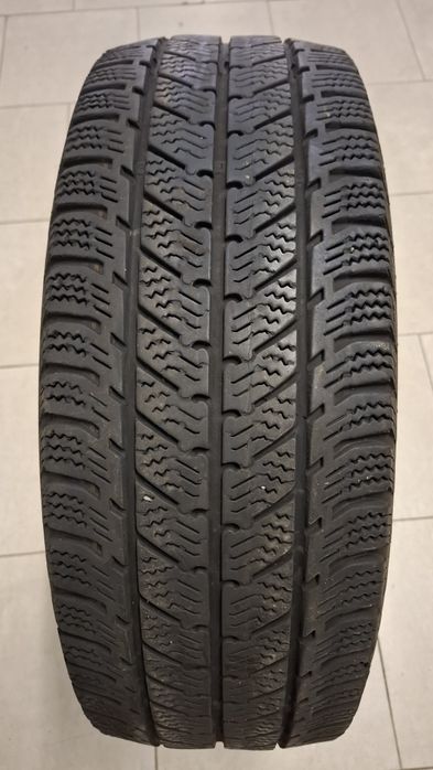 Зимна бусова гума Semperit 215 65 16C
