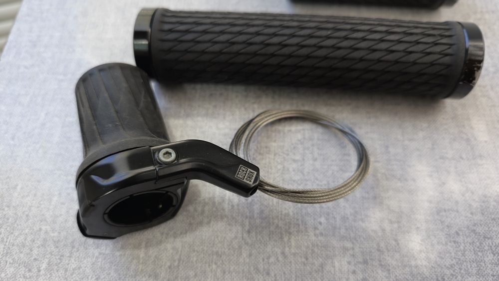 Дистанционно заключване Rockshox Twistloc