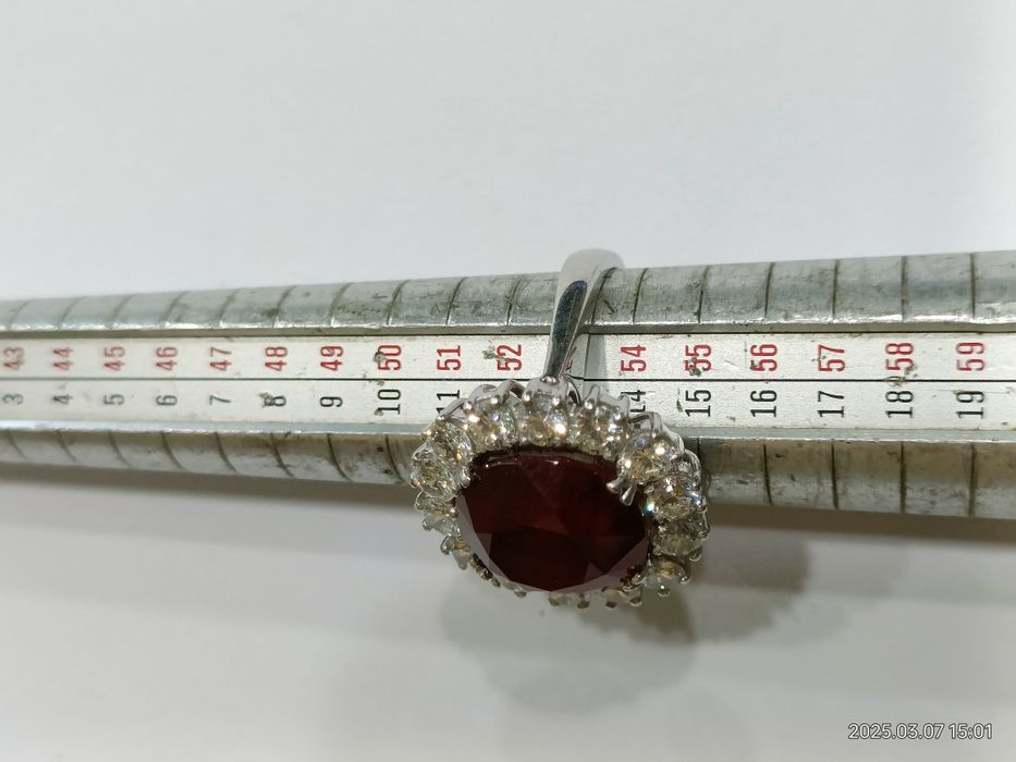 Vind inel din aur 18kt cu diamante 2,3ct și rubin 13,75ct