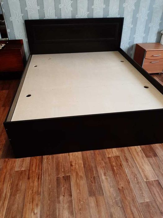 Кровать двуспальная 160х200