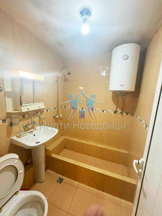 Едностаен, Шумен, Център
