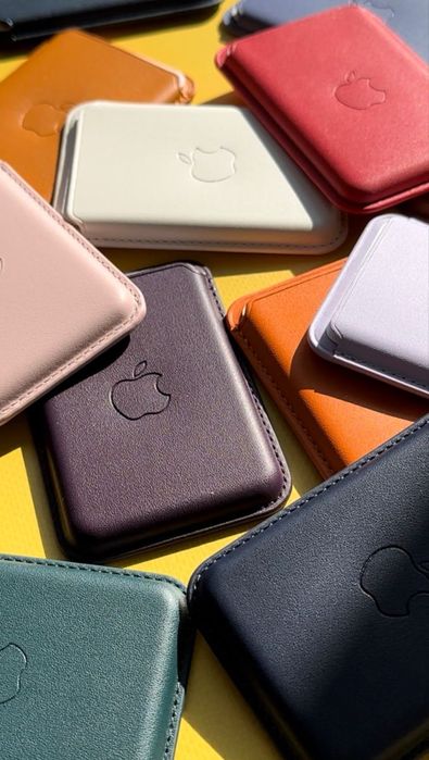 Продаётся новый кожаный MagSafe Cardholder — стильный синий цвет