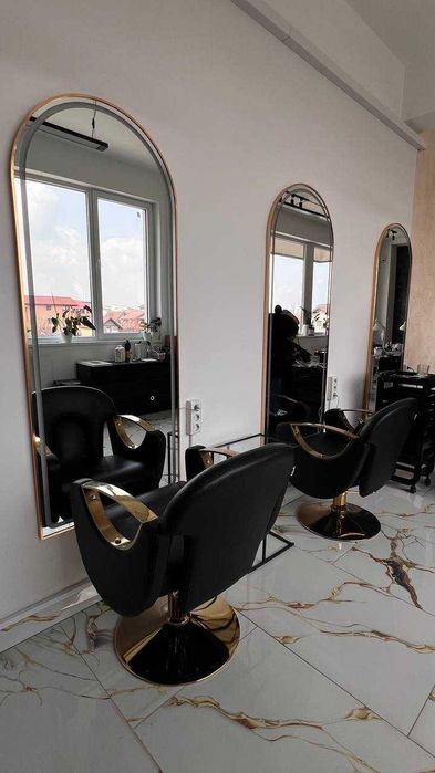 Închiriez de lucru pentru manichiură/coafură, cabinete în beauty salon