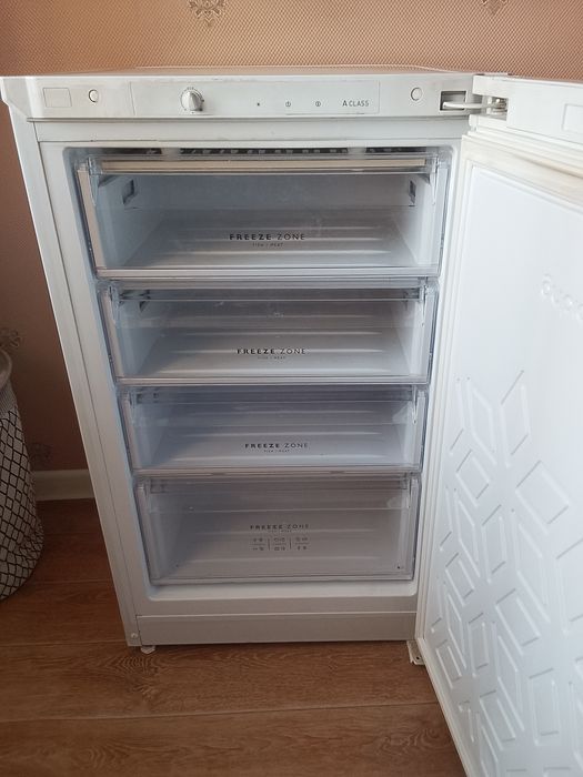 Срочно продам морозильную камеру