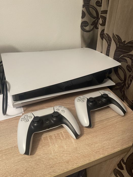 Play Station 5 plus doua Controlere