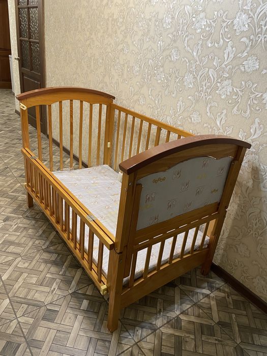 Детская кровать из дерева