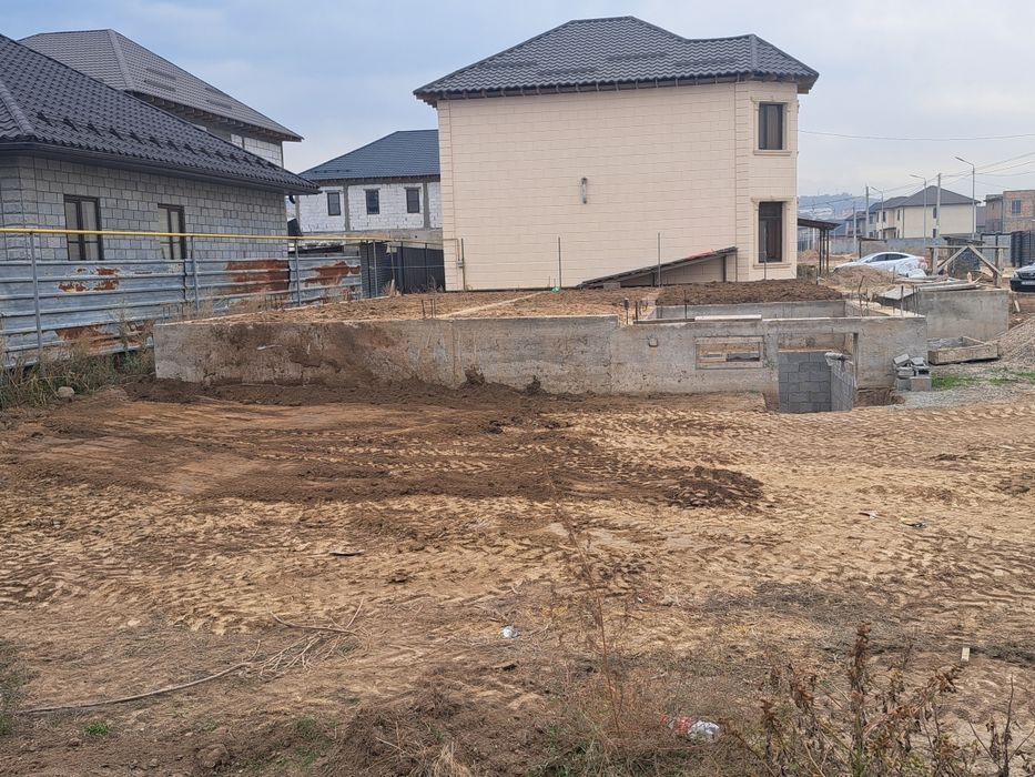 Продам участок м/р мадинет с фундаментом