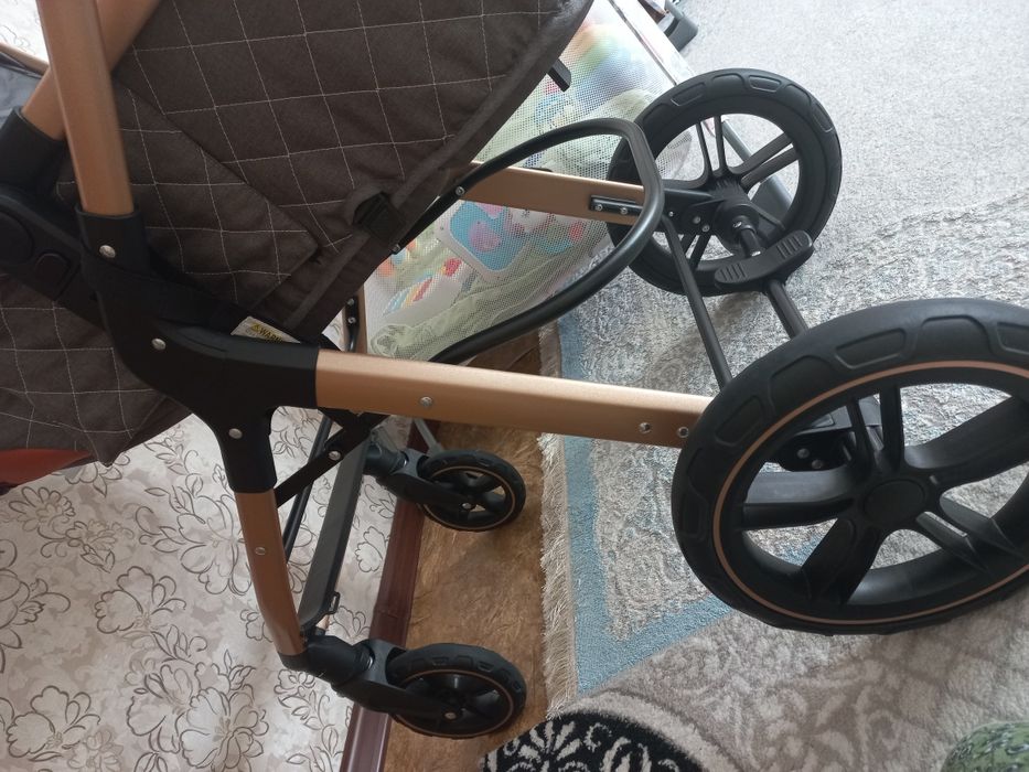 Продам коляску универсальную