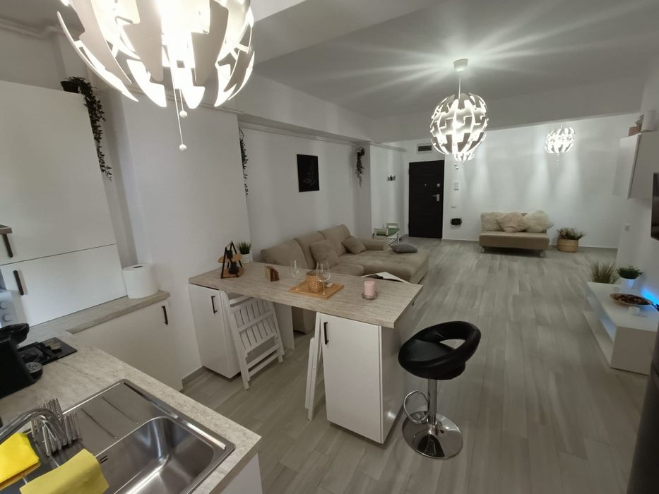 Închiriez apartament pe perioada nedeterminată
