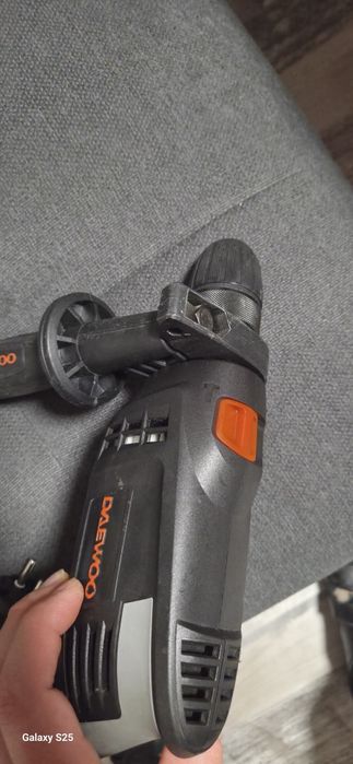 Електрическа бормашина 710вата