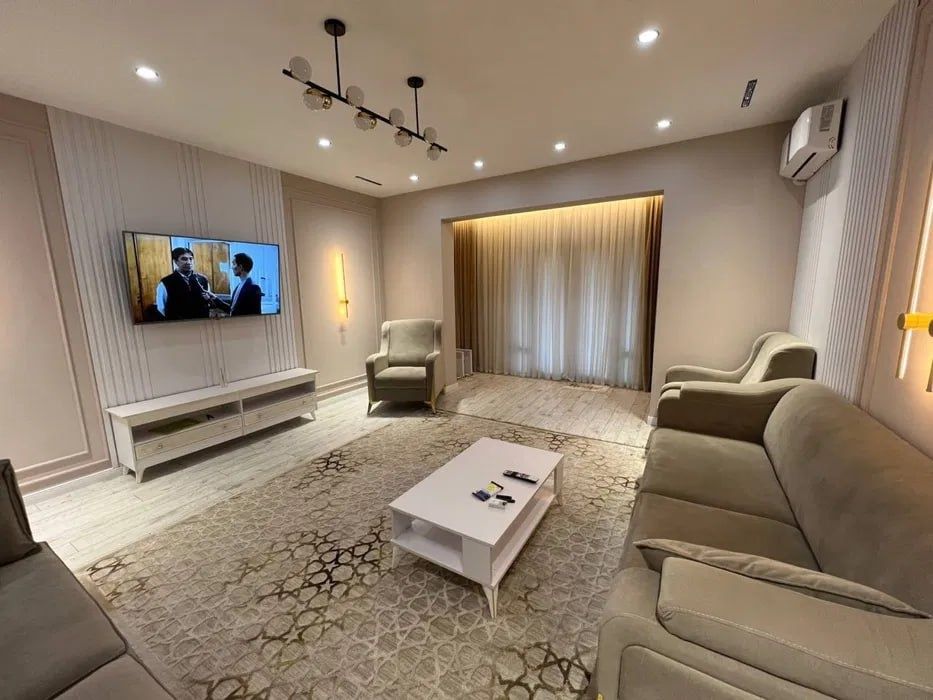 Сдается Уютная 2-ком квартира со своим двориком на Ц1