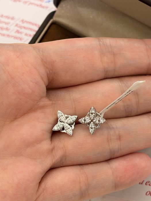 Новые серьги с бриллиантами