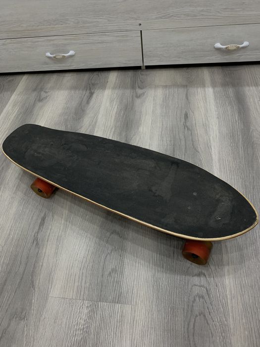 Скейтборд в отличном состоянии — 200.000 сум (торг уместен)