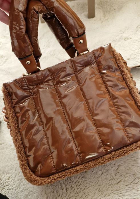 НОВА Дамска чанта с дълга дръжка