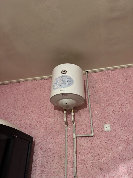 Dushavoy kabina Aristoni bilan komplekt