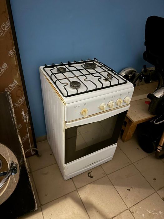 Продам газовую плиту