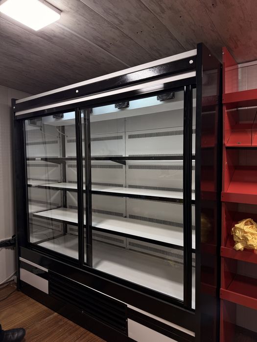 Витриный холодильник