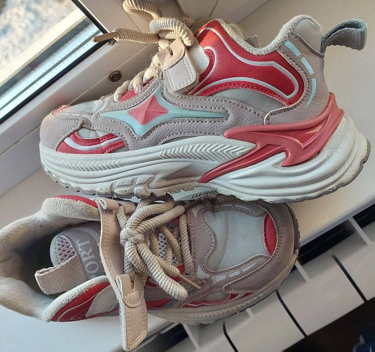 Детская обувь отдам