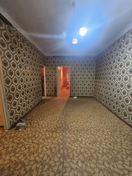 Продаётся двухкомнатная на м-в ТТЗ 1 ( ор-р 210 школа)
