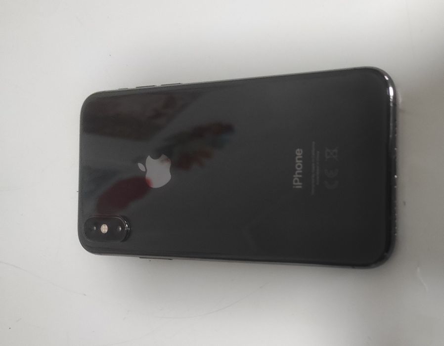 Продам  iPhone xs