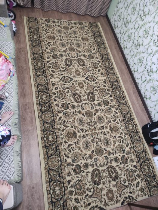 Продаю  ковровую дорожку