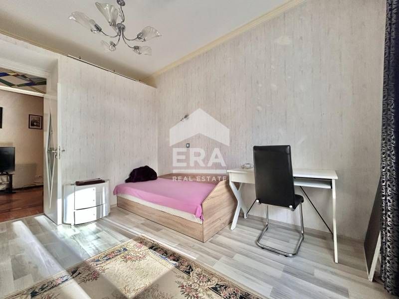 Продава се Тристаен апартамент в София, Медицинска академия - 86 кв.м за 3902 €/кв.м - Снимка #3